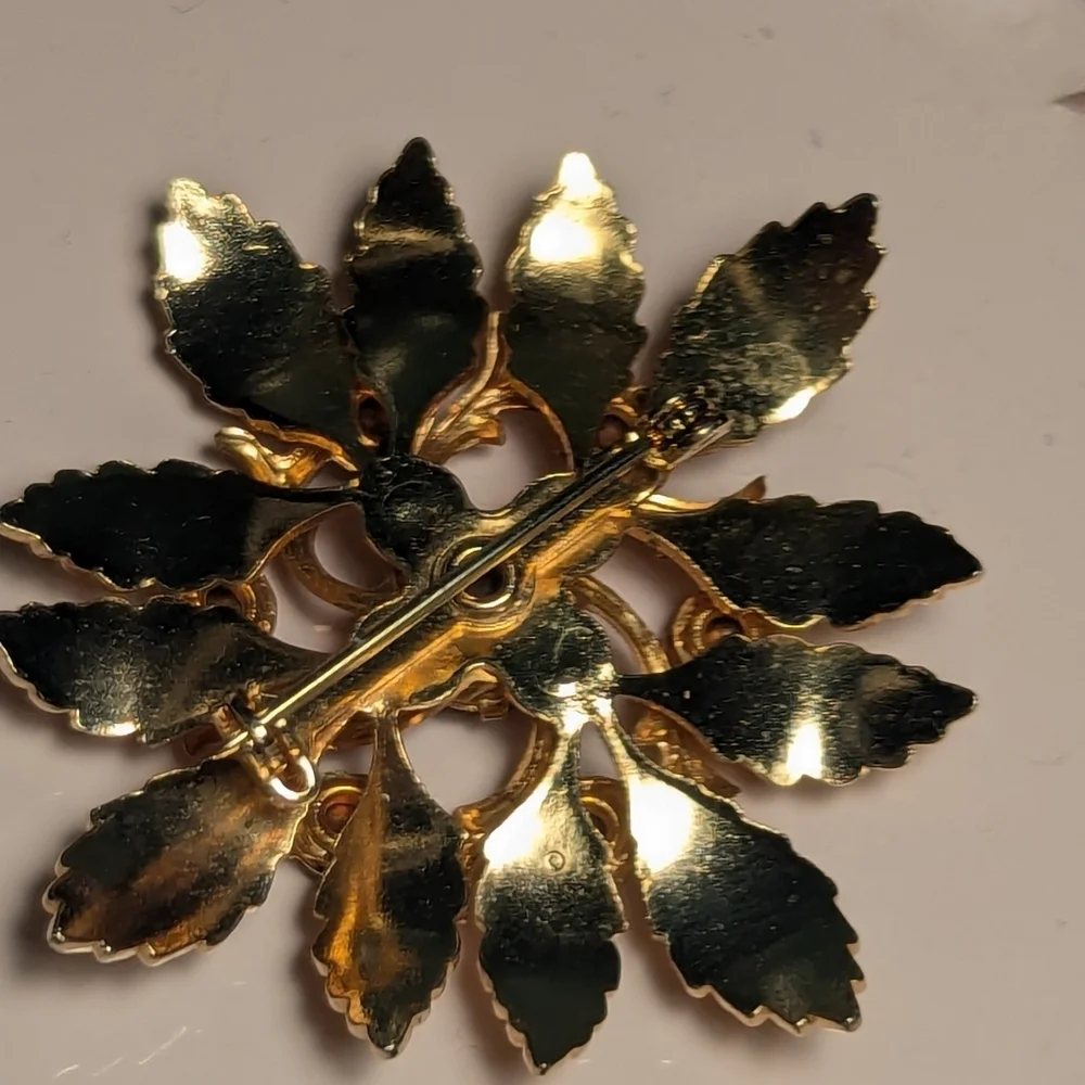 Vintage Goldtone Leaf Brooch Pin Purple Amythest Rhinestones 2
